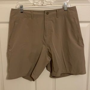 Men’s AFTCO fishing shorts 34” waist